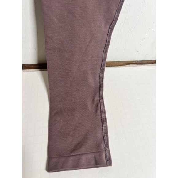 Alphalete OG Original Leggings Purple  - Small - Scrunch Bum.    J - Picture 4 of 7